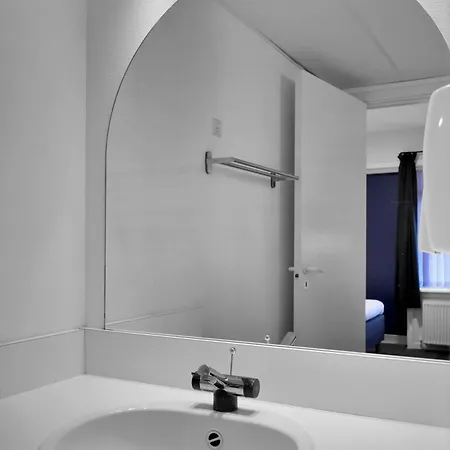 Hotel Varde ווארדה