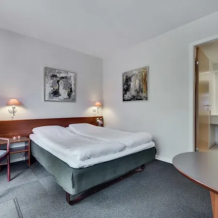Hotel Varde 3* ווארדה