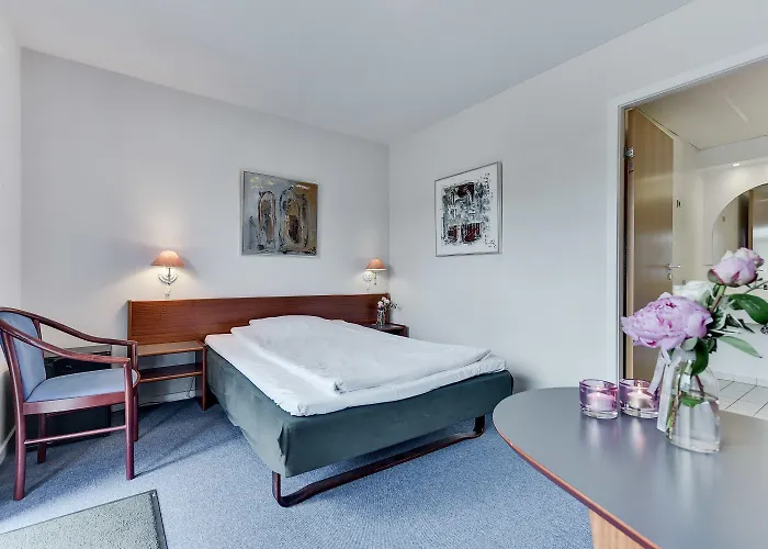 Hotel Varde Отель Варде